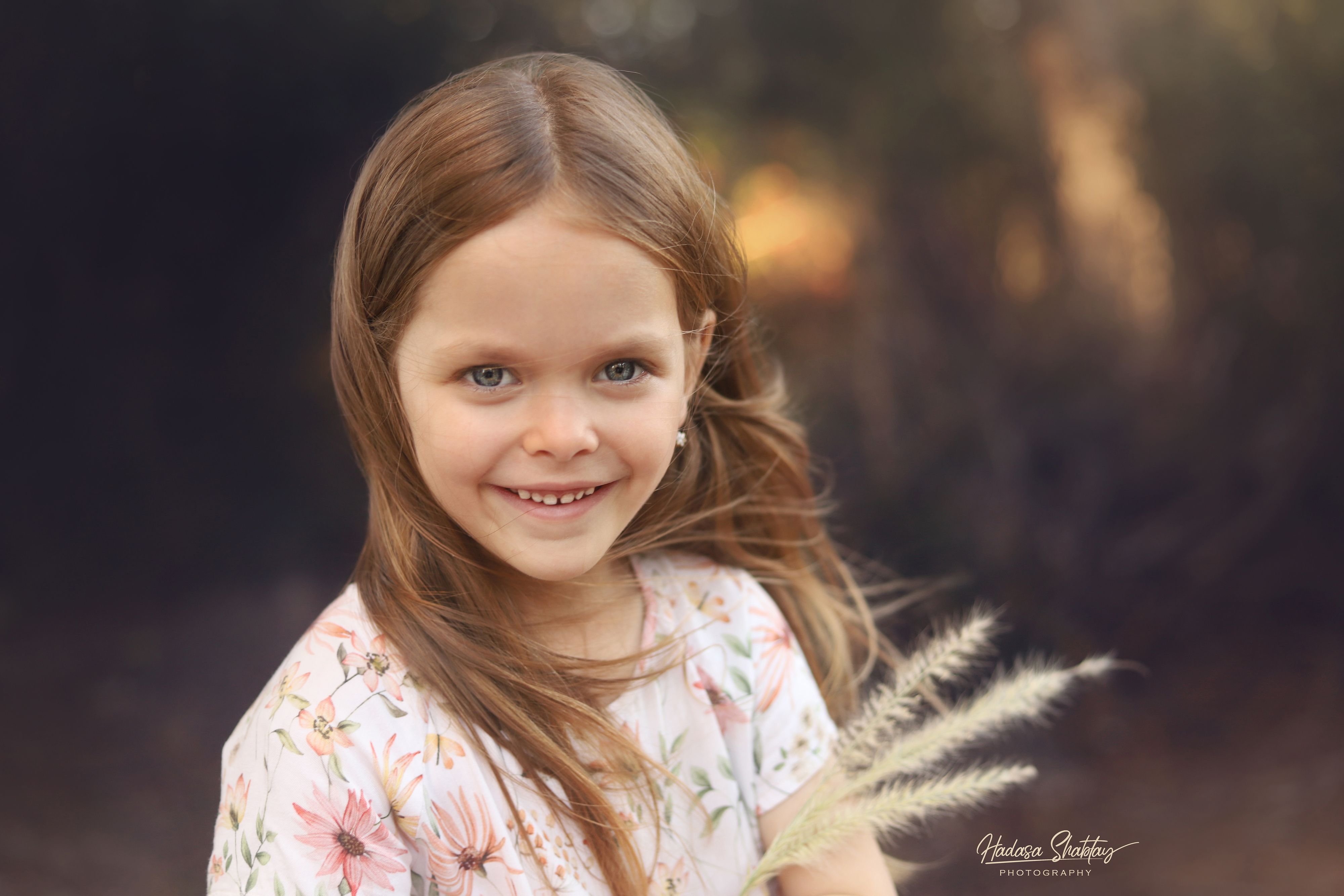 ילדת כפר copy.jpgמוקטן.jpg