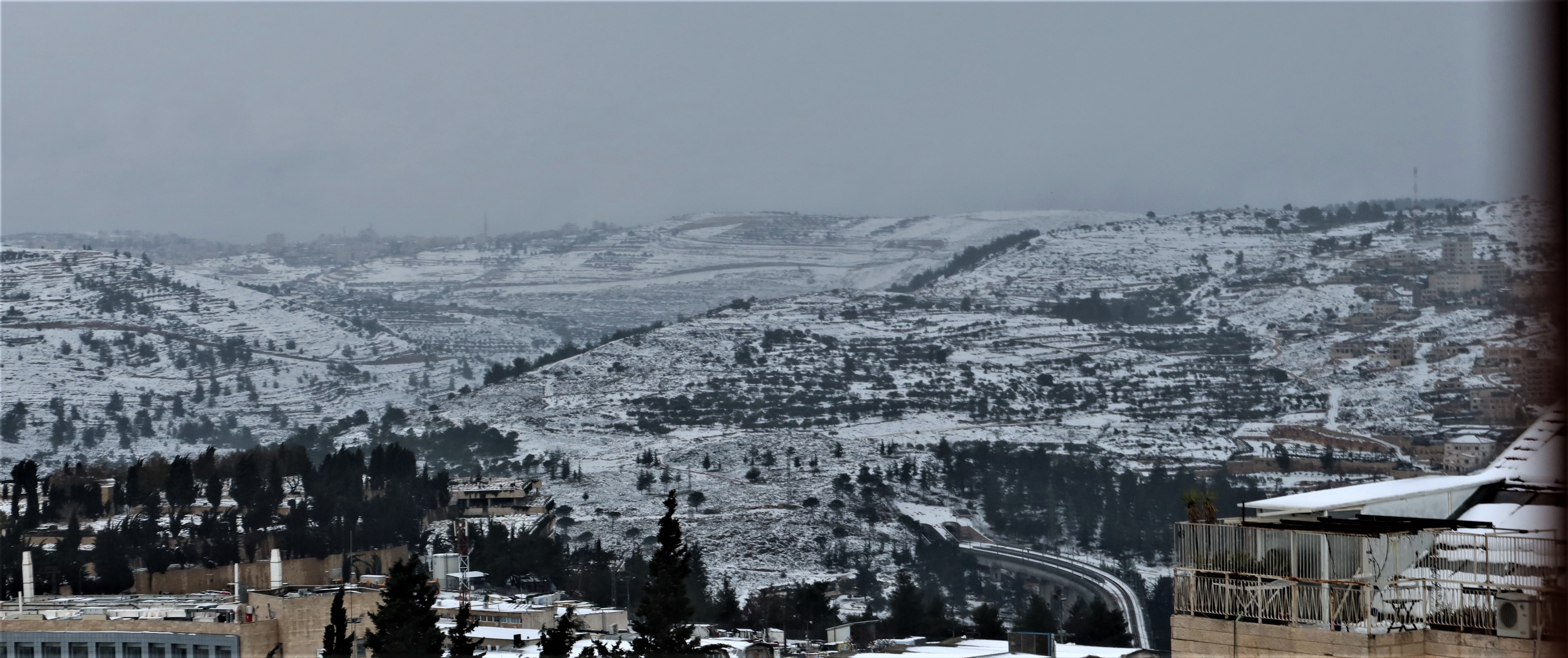 ירושלים הרים סביב לה.jpg