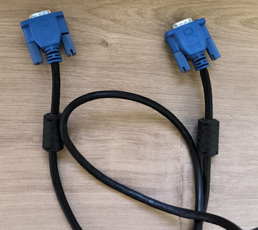 כבל למסך.jpeg