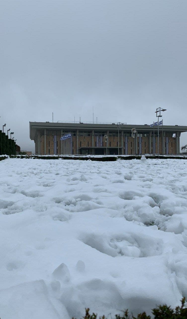 כנסת ישראל בשלג.jpg