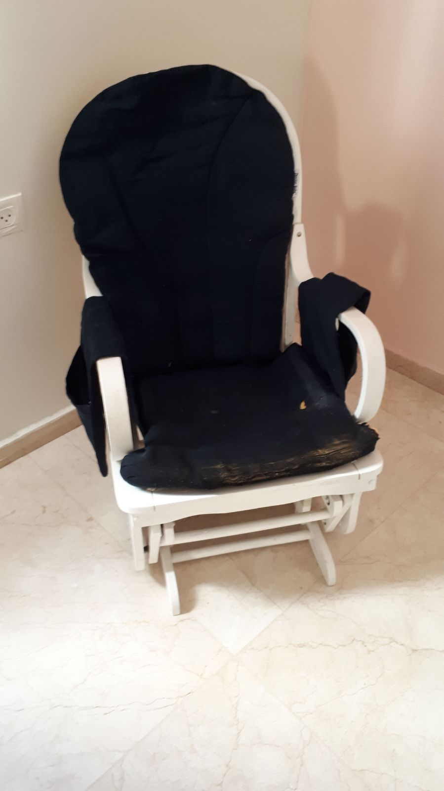 כסא לפני.jpg