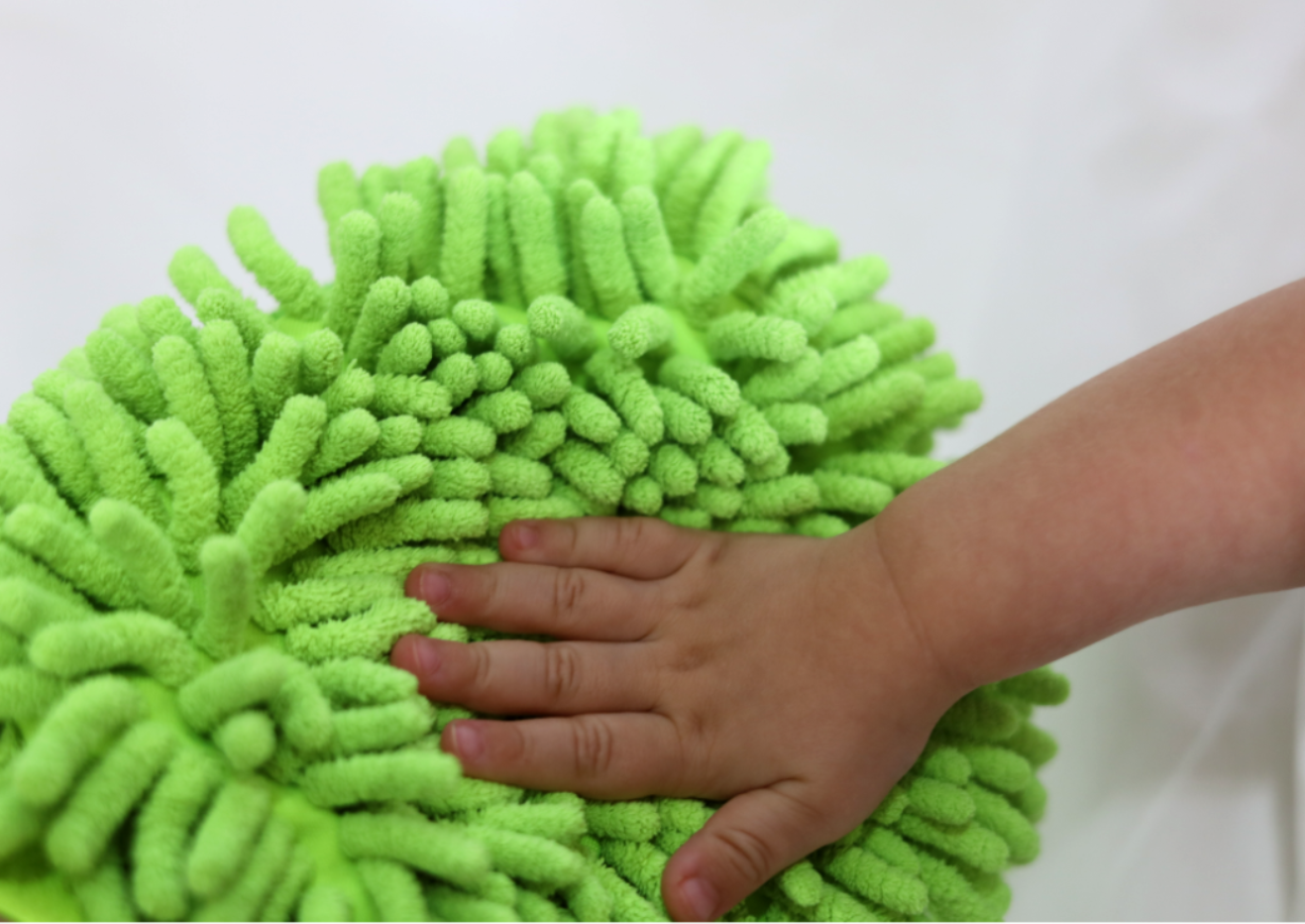 כפפת מיקרופייבר תחושתית.png