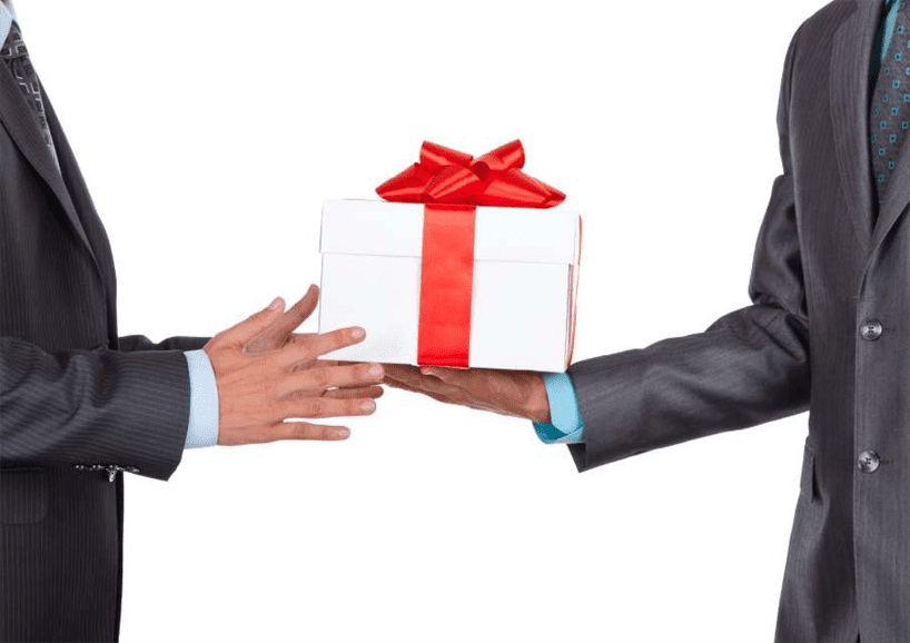 להאיר לעובדים את חנוכה קרדיט - גיל גיפט (1).png