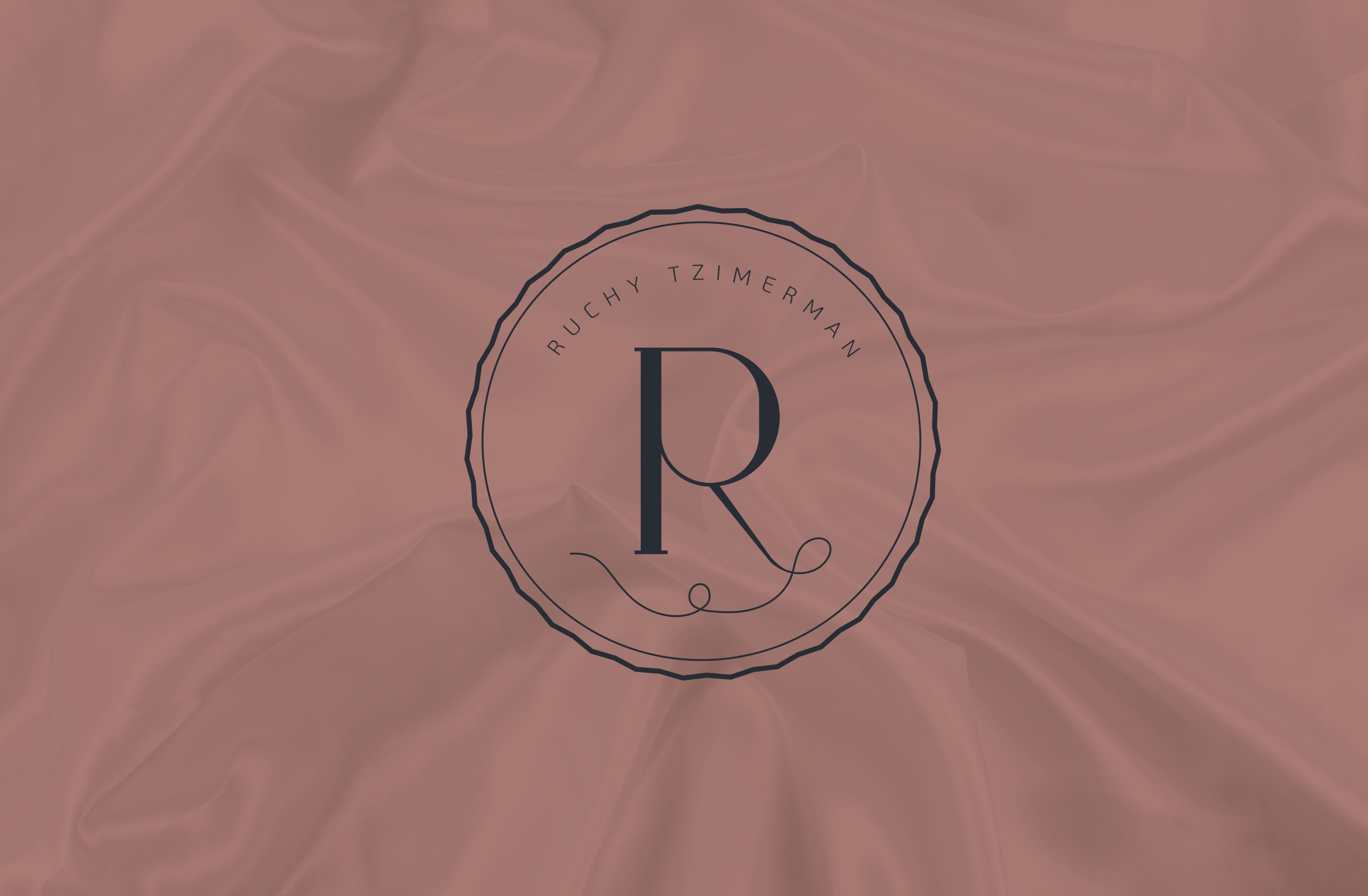 לוגו על רקע בד.jpg