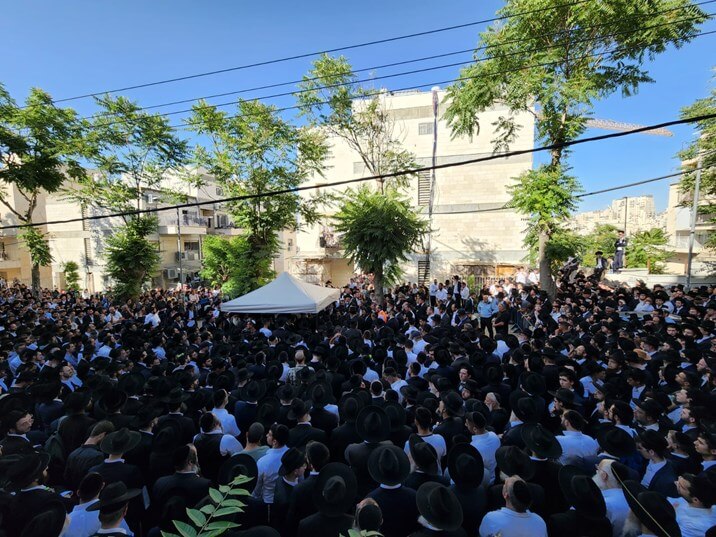 לוויית הרב אורי זוהר.jpg