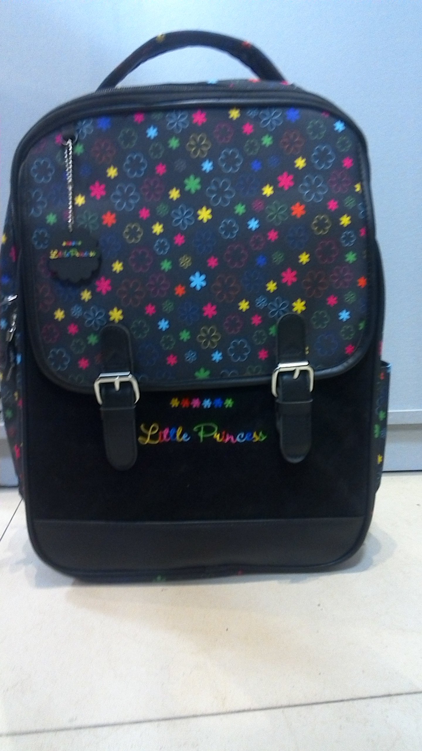 ליטל פרינסס אלגנטי.jpg