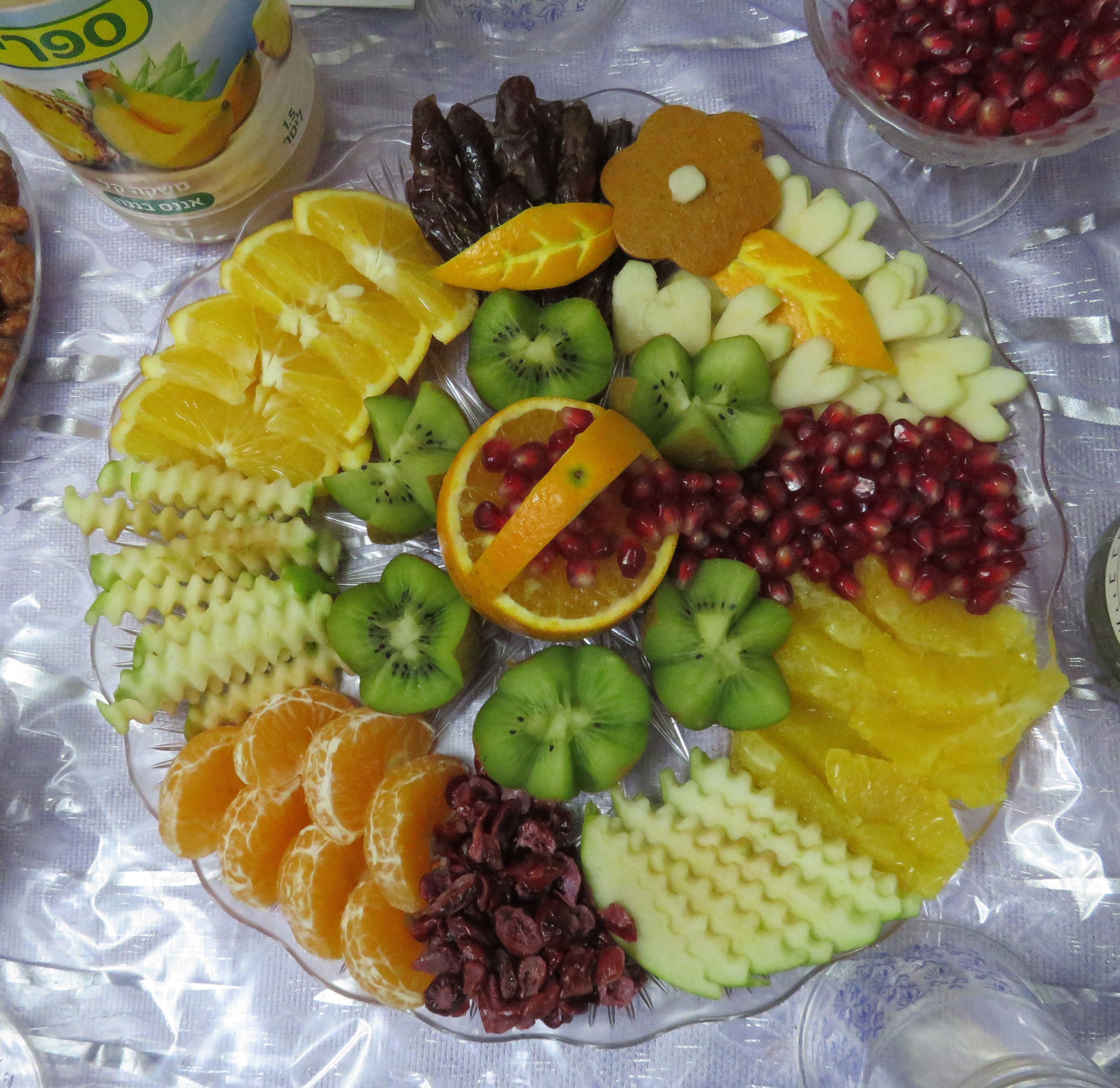 מגש פירות.jpg