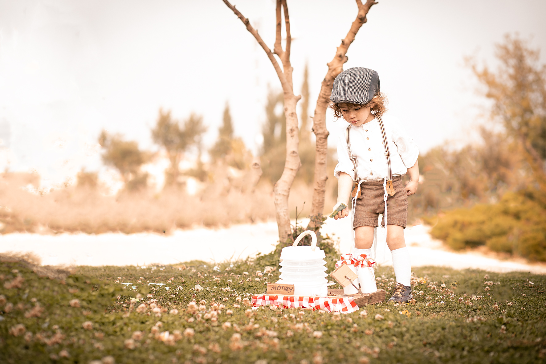 מוישי עומד.jpg