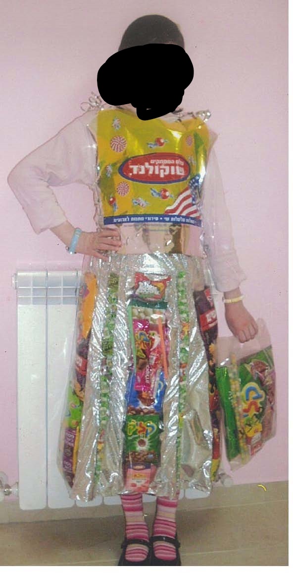 מוכרת ממתקים.jpg