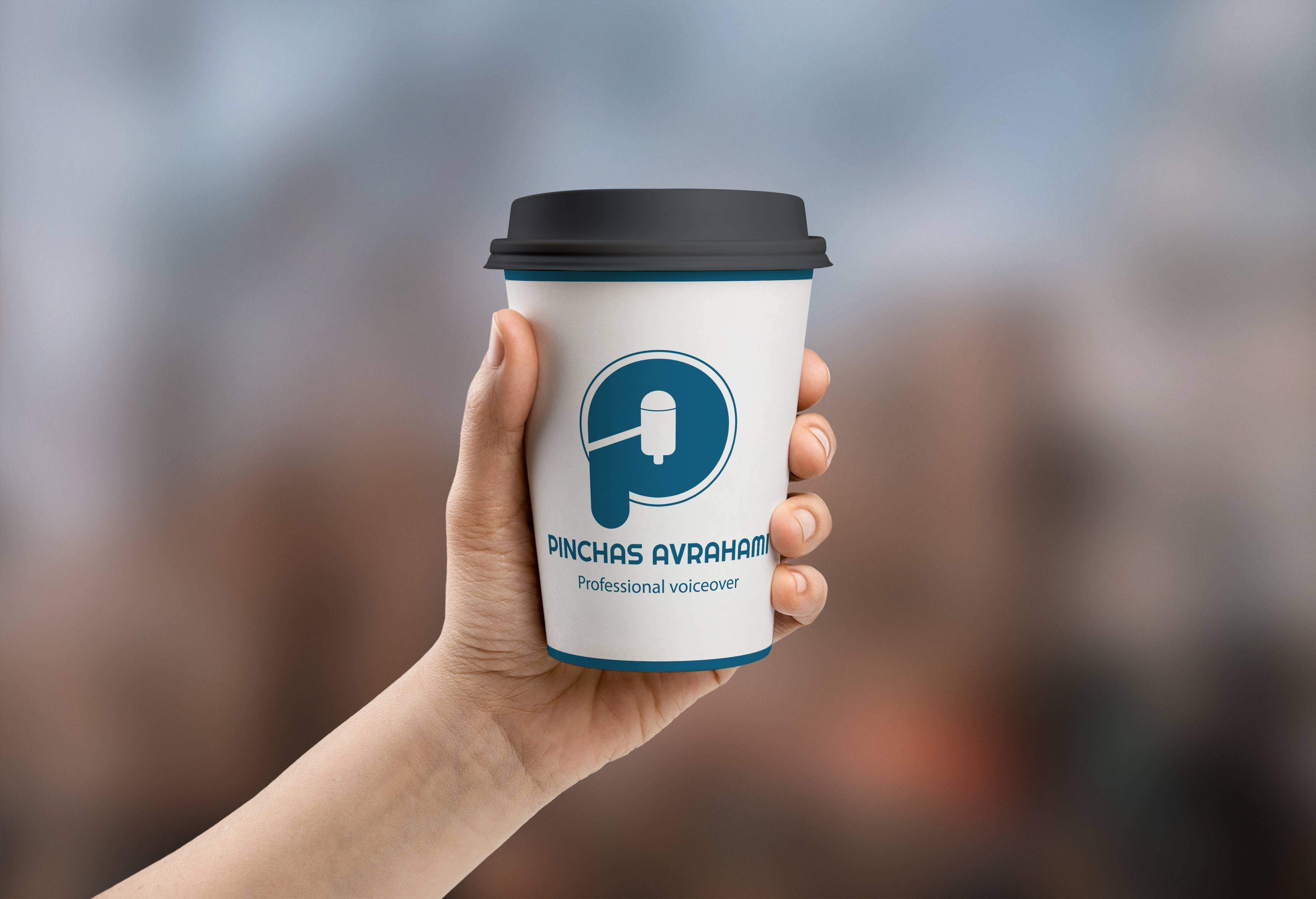 מוקאפ יד מחזיקה כוס קרטון קטנה.jpg