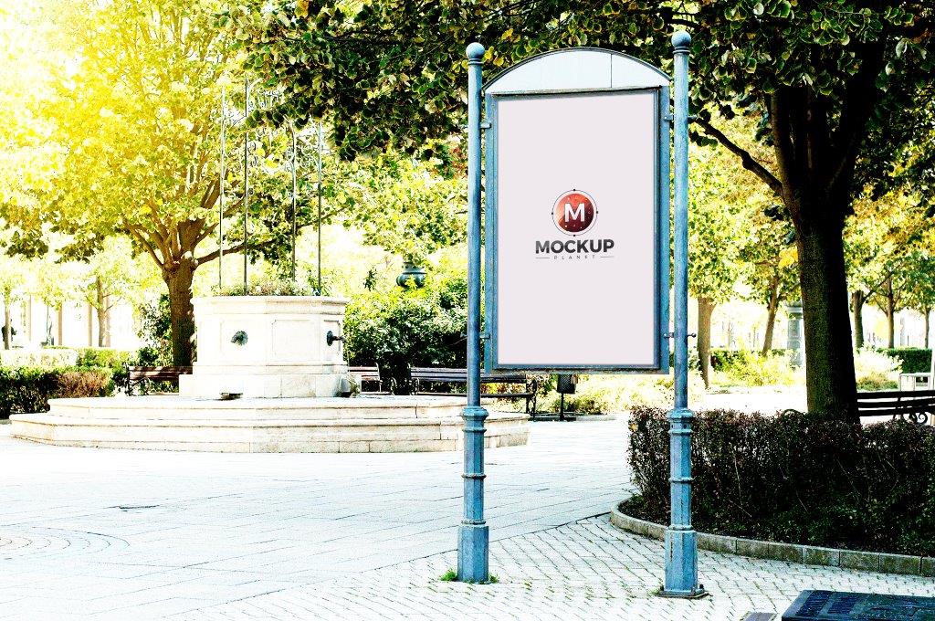 מוקאפ שלט על רקע עצים.jpg