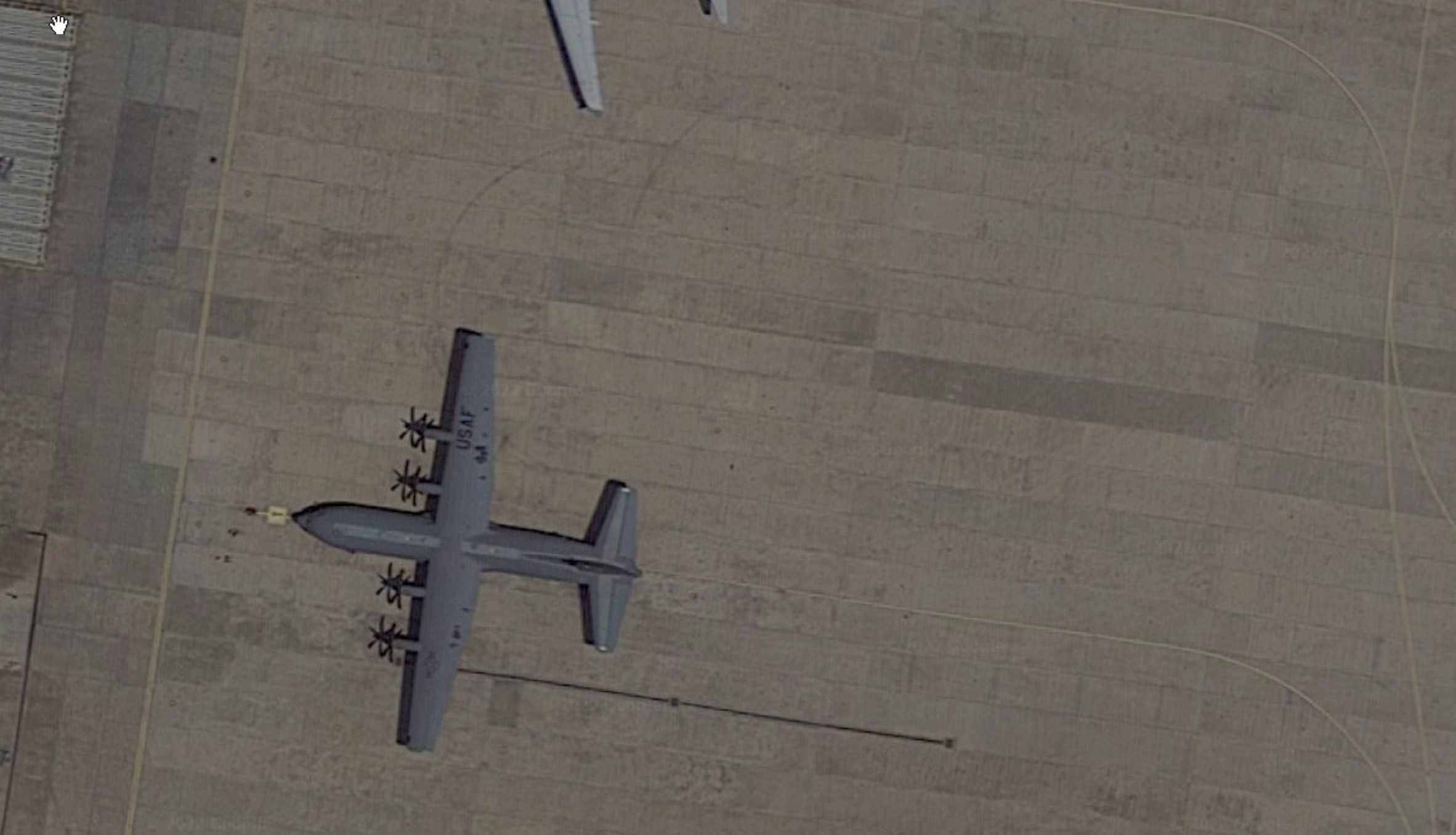 מטוס צבאי אמריקאי.jpg