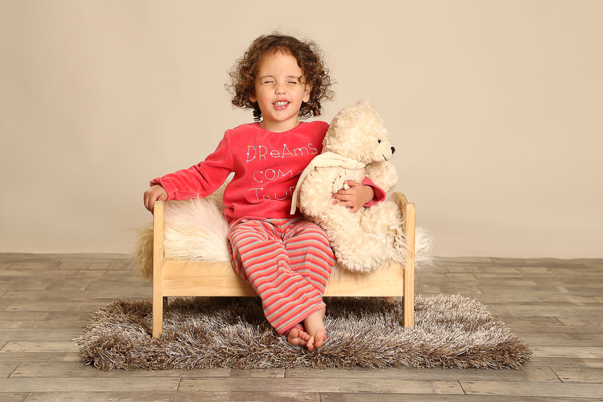 מיטת איקאה.jpg