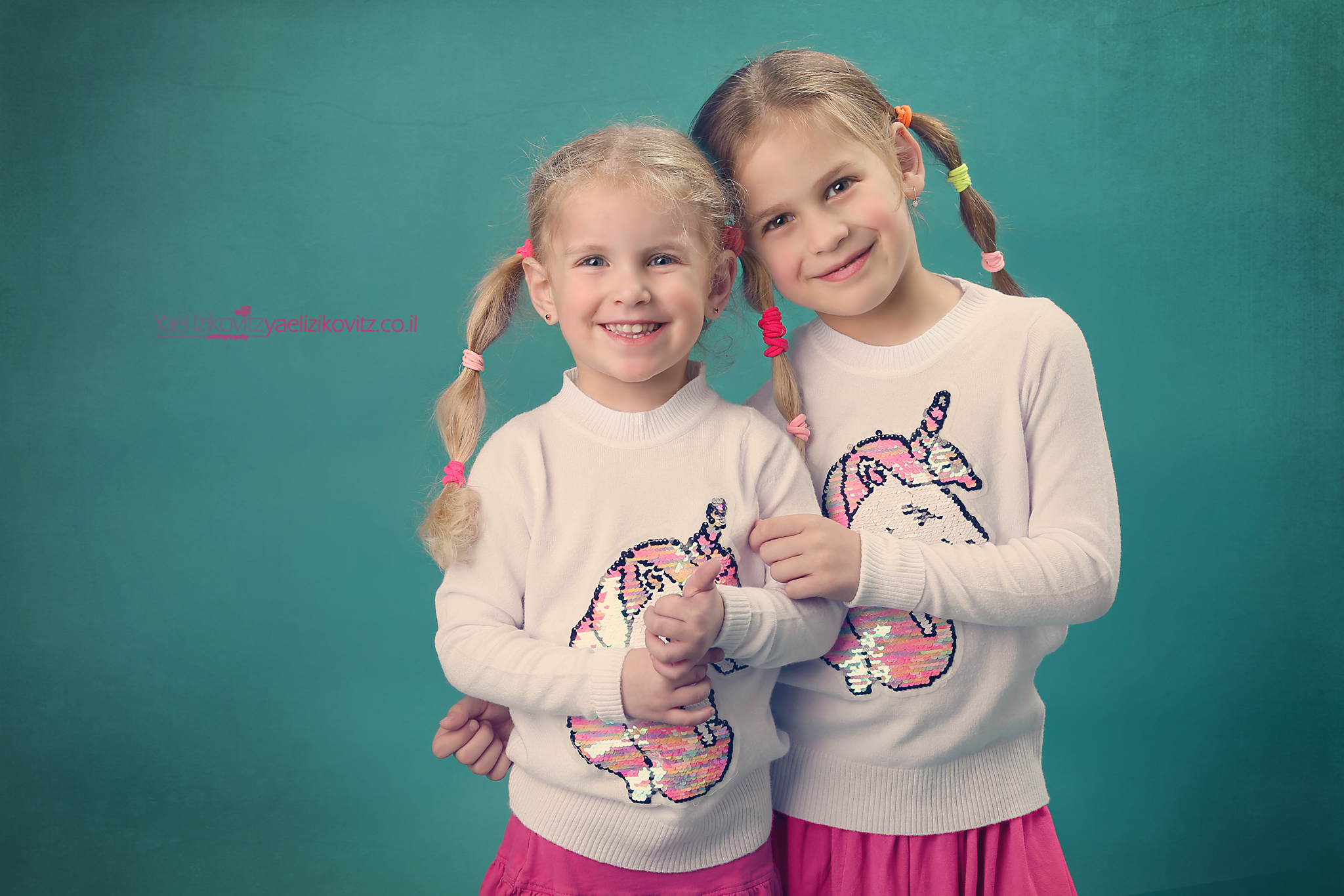 מיכלי וגילי מוקטן.jpg