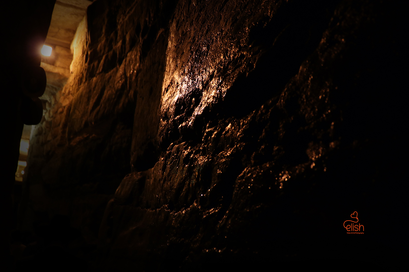 מנהרות הכותל.jpg