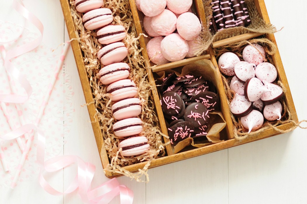 משלוח מנות ורודים.jpg