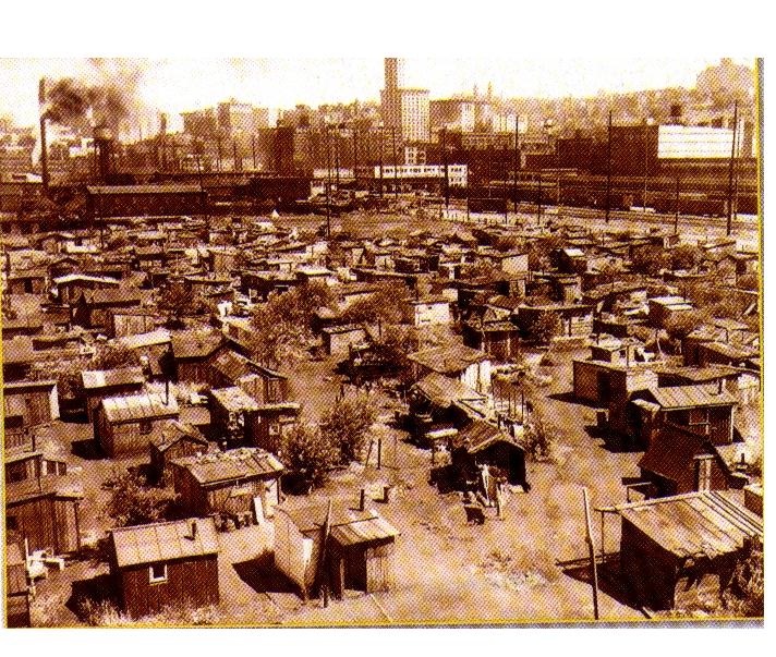 משפחות בצריפים.jpeg