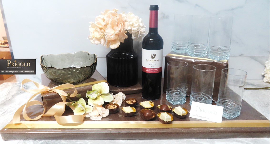 מתנה יין כלים.jpg