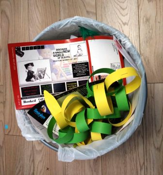 נחש בפח (2).jpg