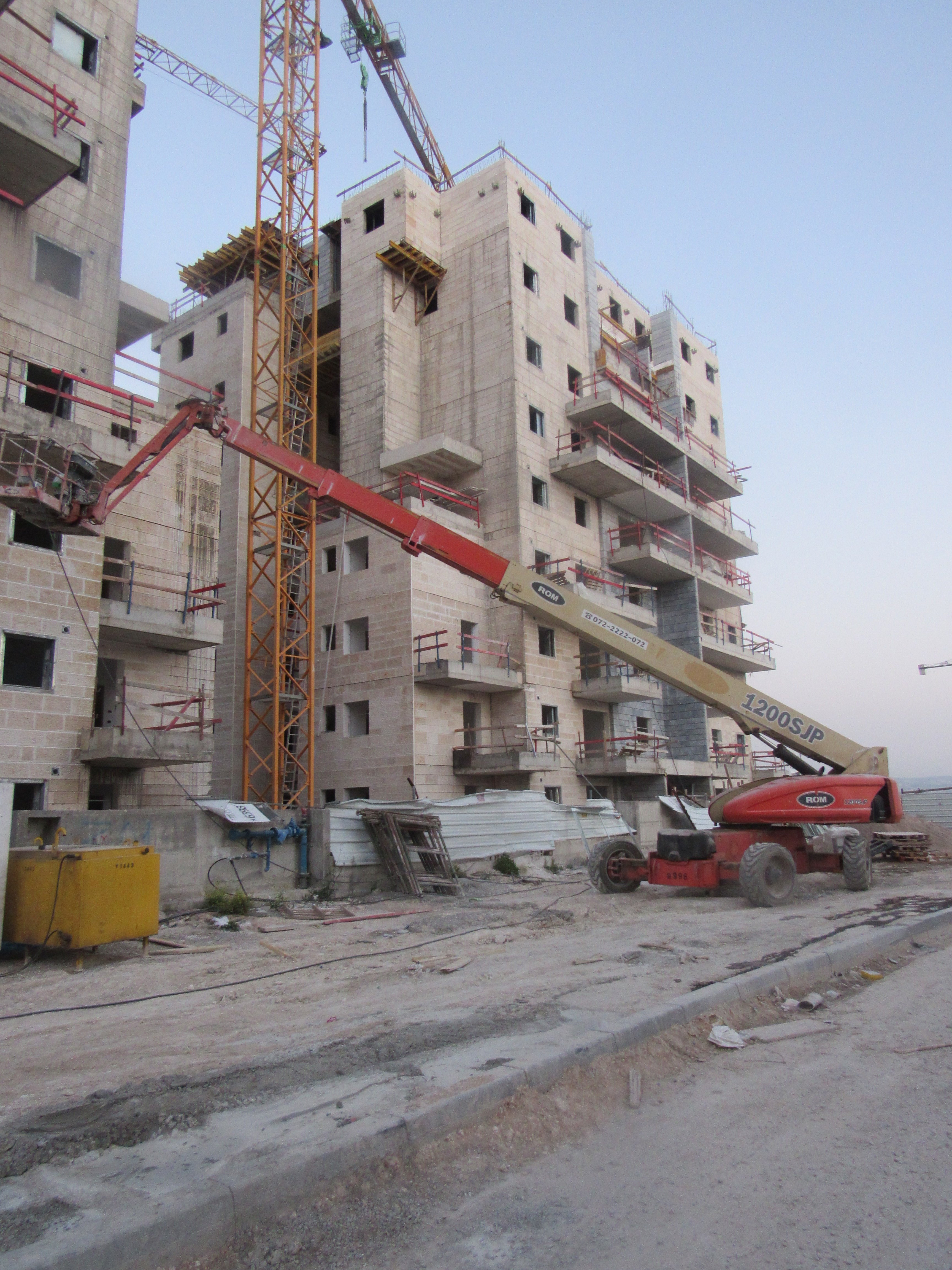 נמדר 490 בנין 6'.JPG