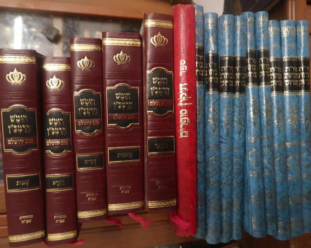 ספרים 2.JPG