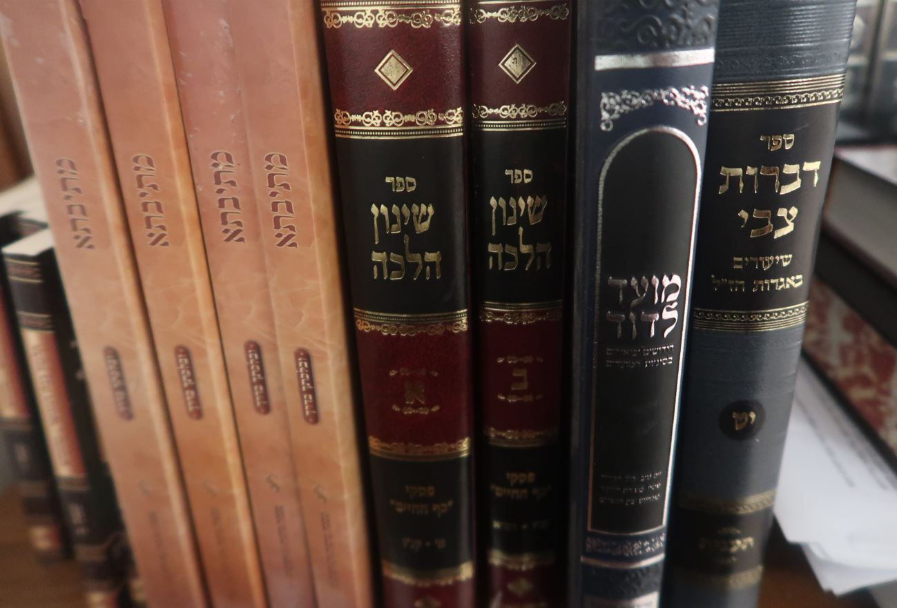 ספרים1.JPG