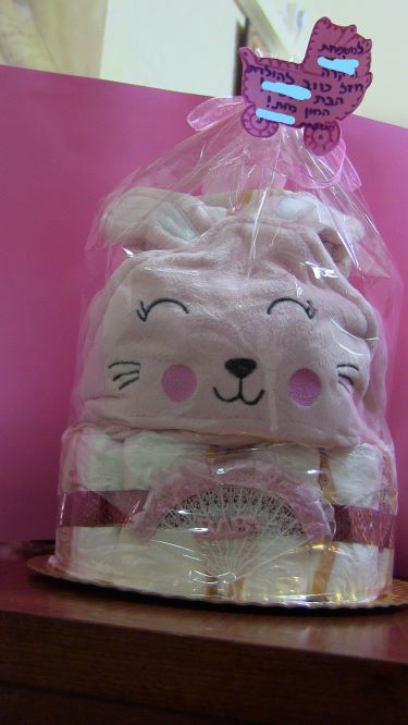 עוגת טיטולים ורודה.jpg