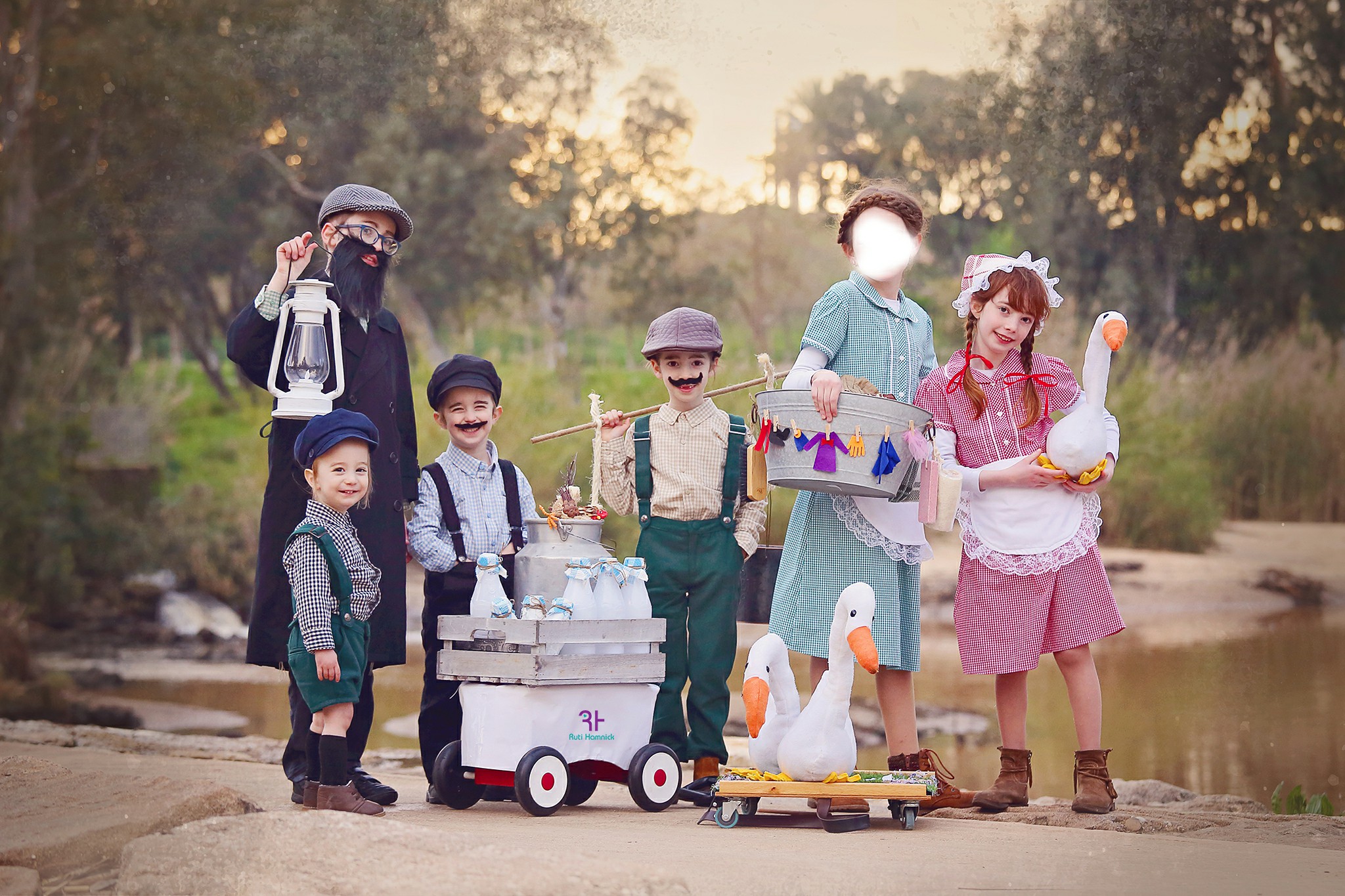 עיירת המניק תשעט.jpg