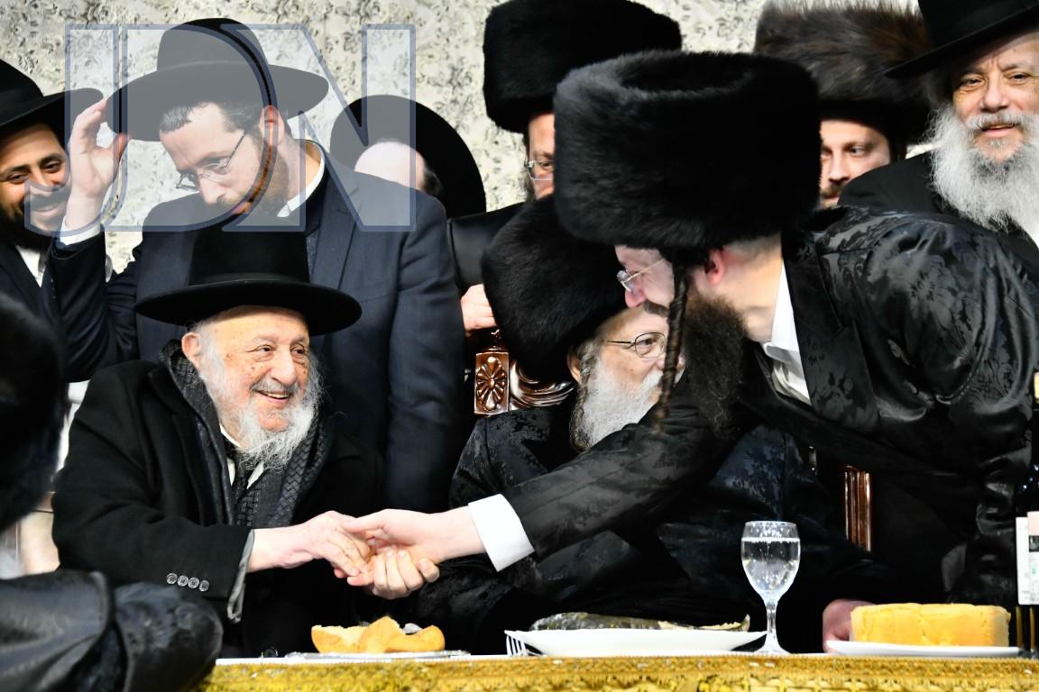 עם אבי החתן.jpg