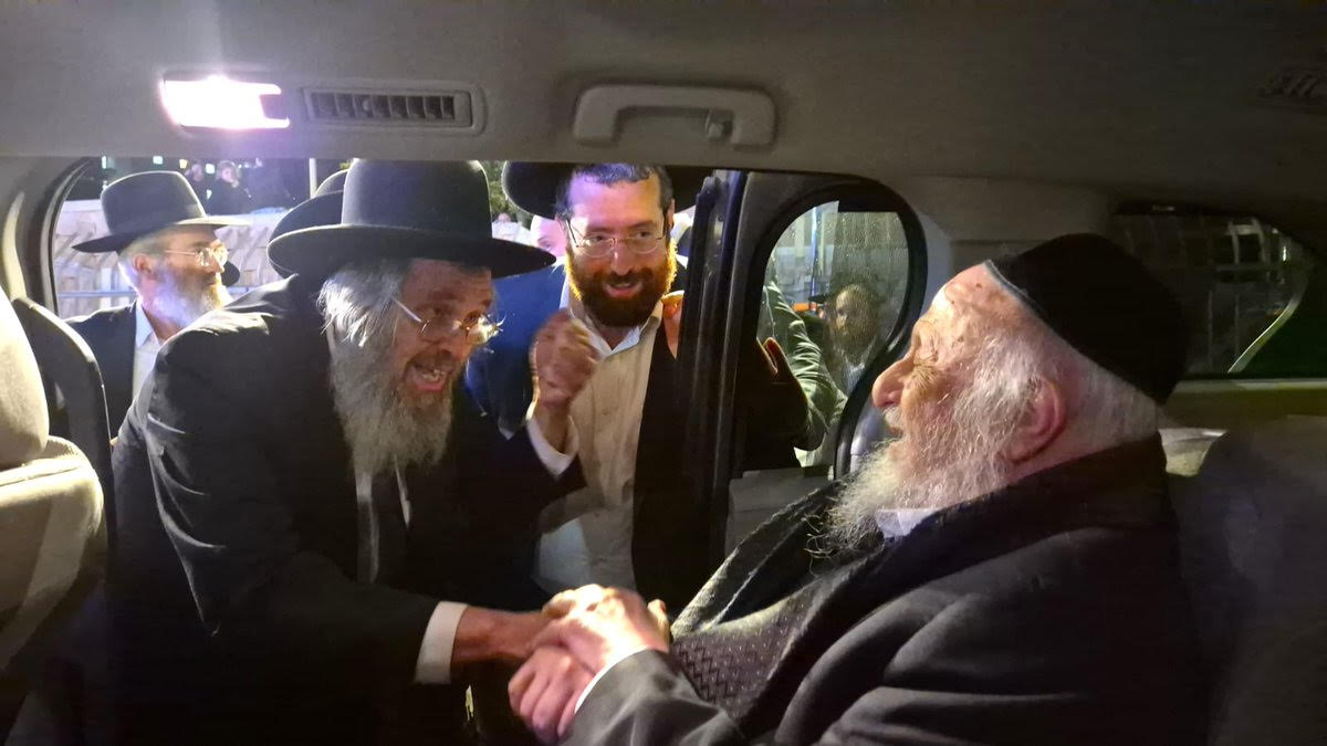 עם הגר''ד כהן.jpg