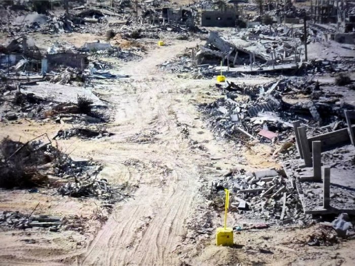 עמית סגל הקו הצהוב בחאן יונס.jpg