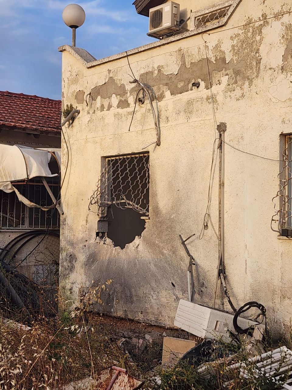 פגיעה ישירה נוספת בשדרות- ללא נפגעים.jpg