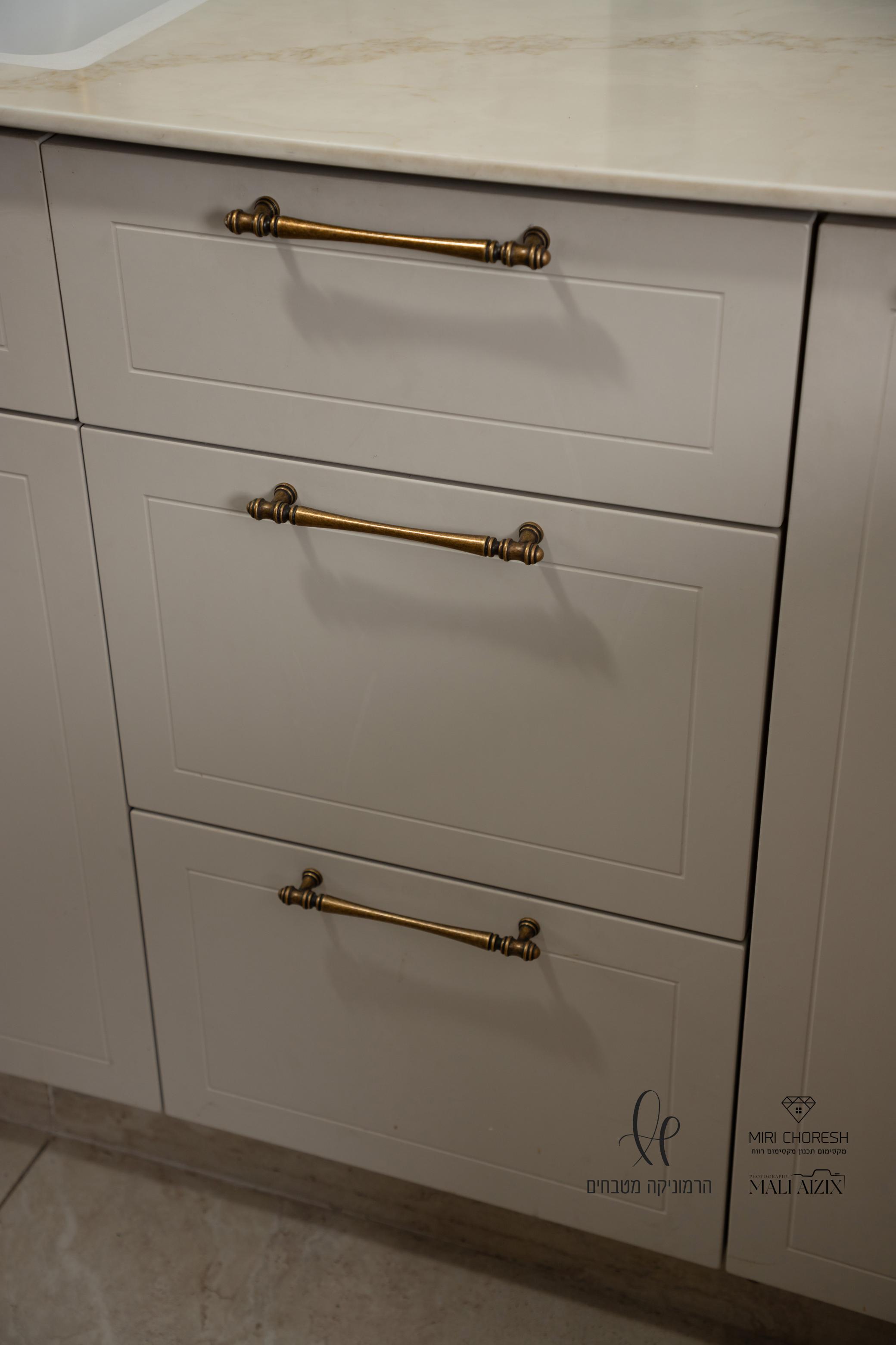 פולימר אנגלילייט.jpg