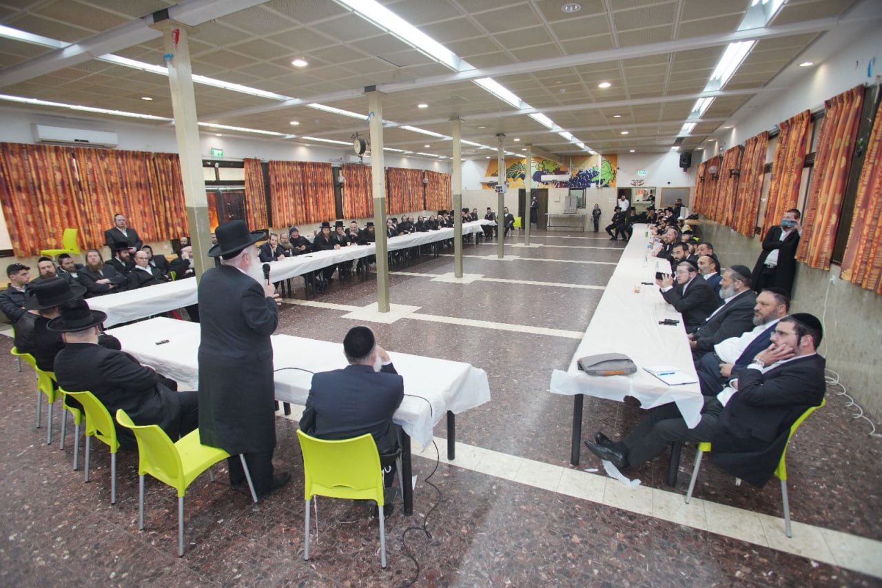 פרויקטר מירון בישיבה מיוחדת לקראת לג בעומר.jpg