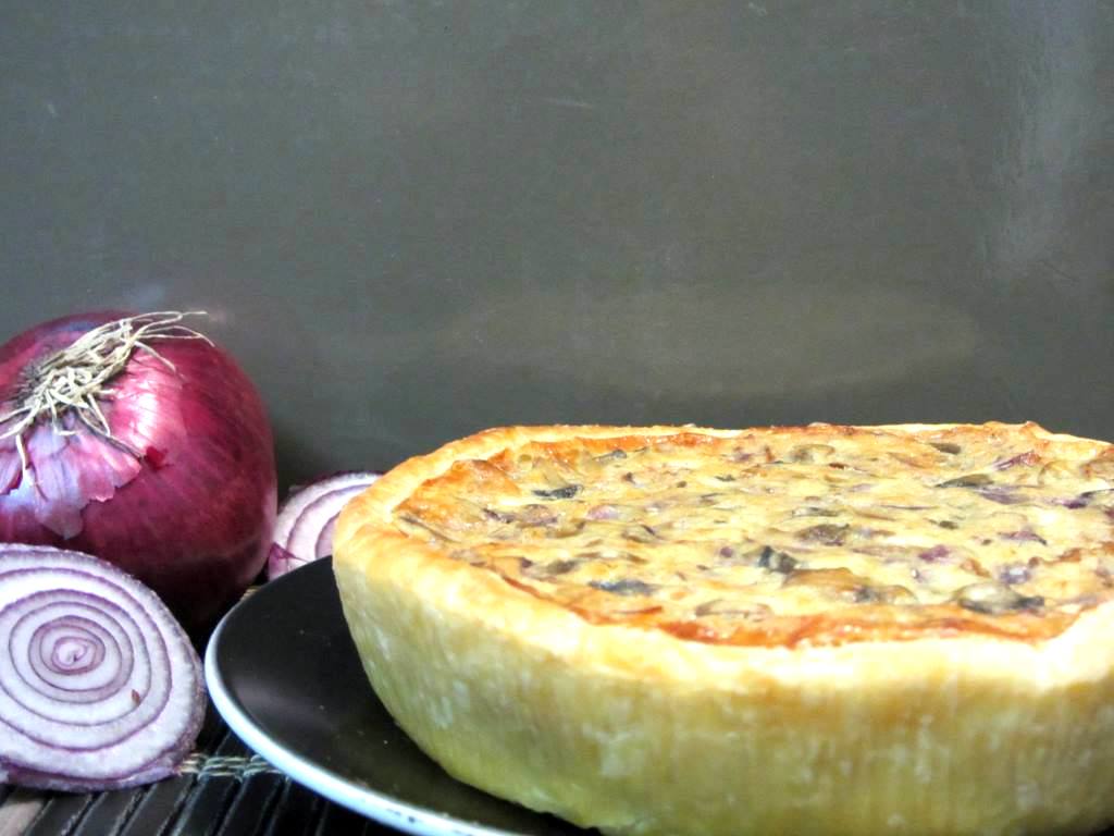 פשטידת בצל ופטריות.JPG