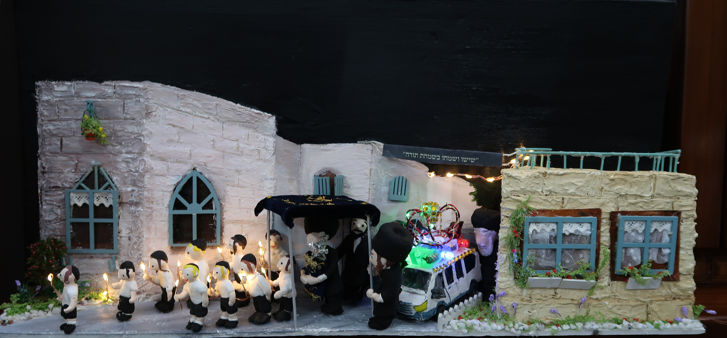 קישוט הכנסת ספר תורה מבט כללי.jpg