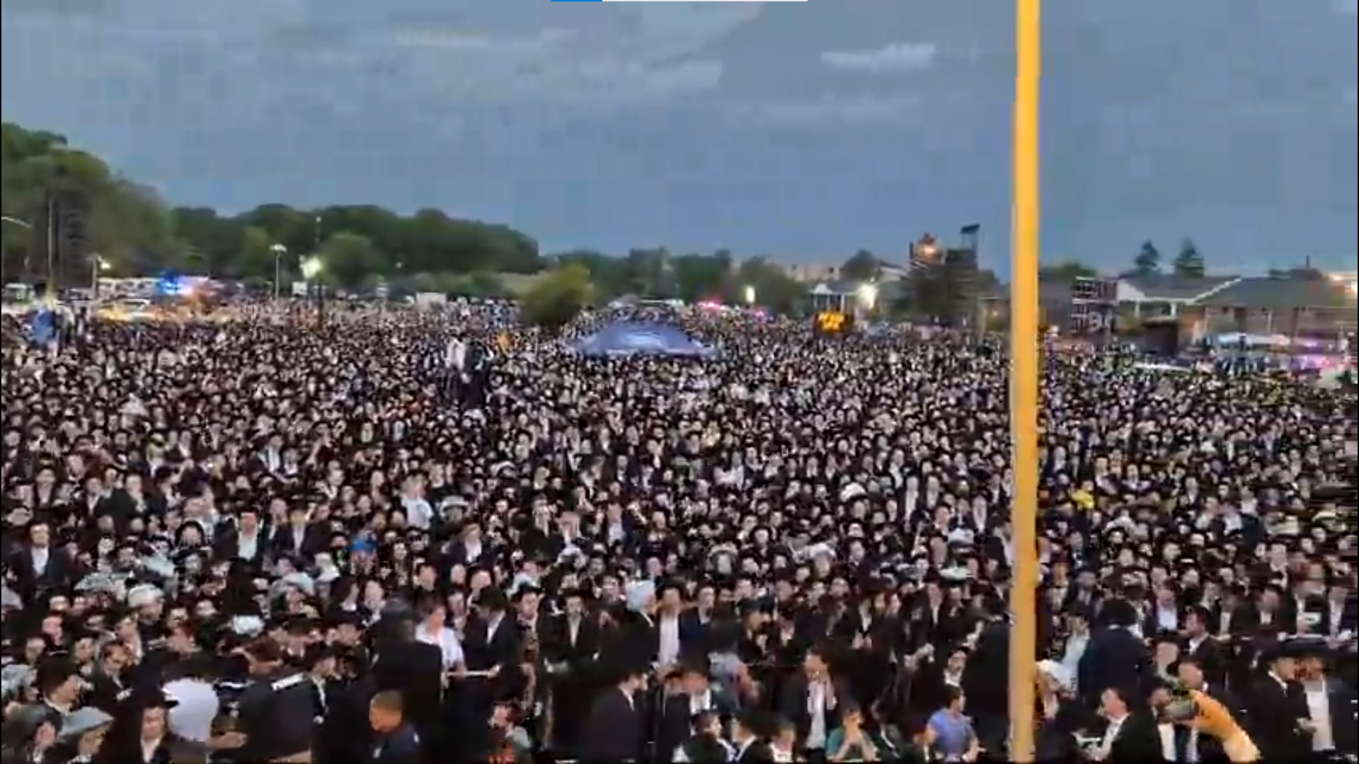 רבבות בליקווד[.png