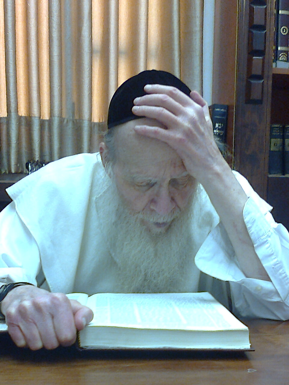 רבינו בעת לימודו.jpg