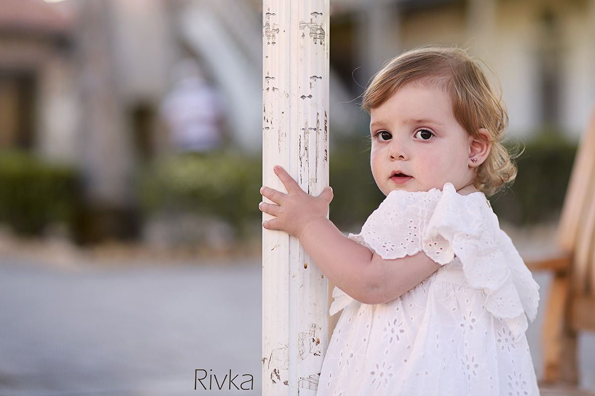 רבקה-ענבר-צלמת-0548435444IMG_0203עם לוגו.jpg