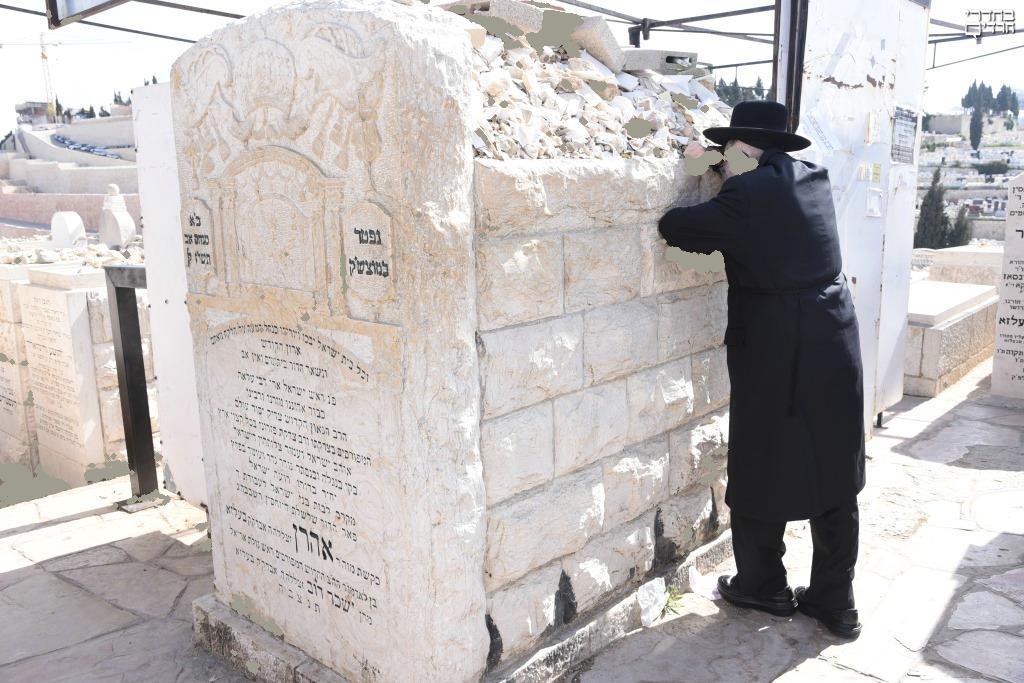 רב זכרונו לברכה.jpg