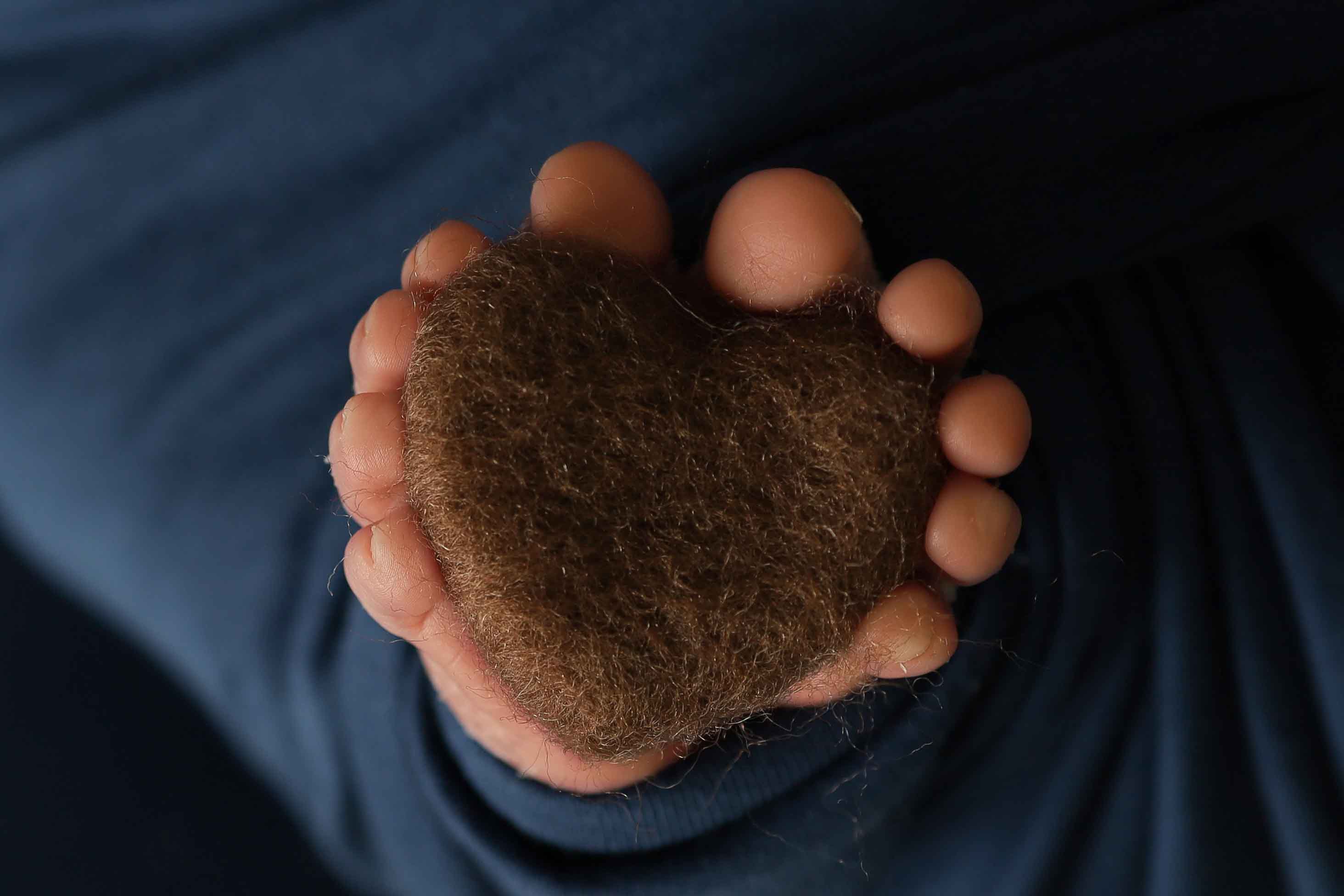 רגליים לב.jpg