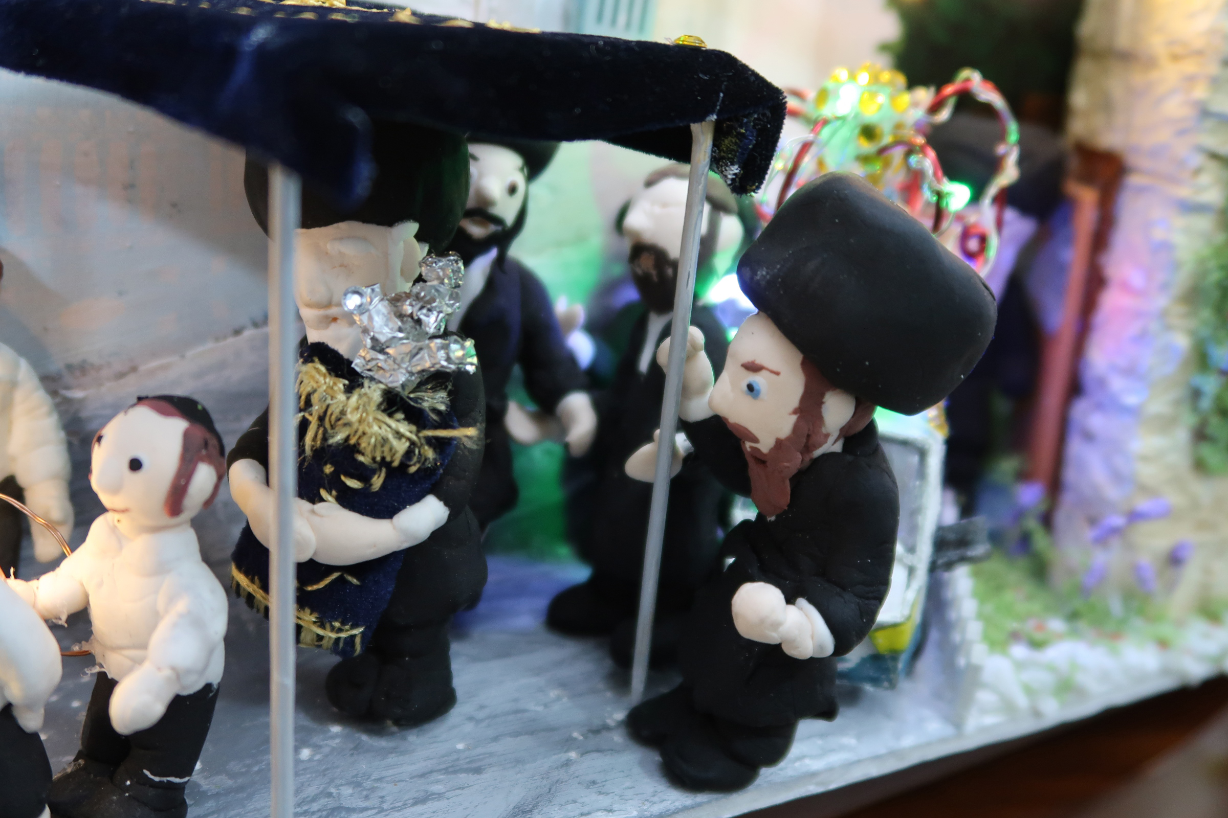 רוקד עם התורה.jpg