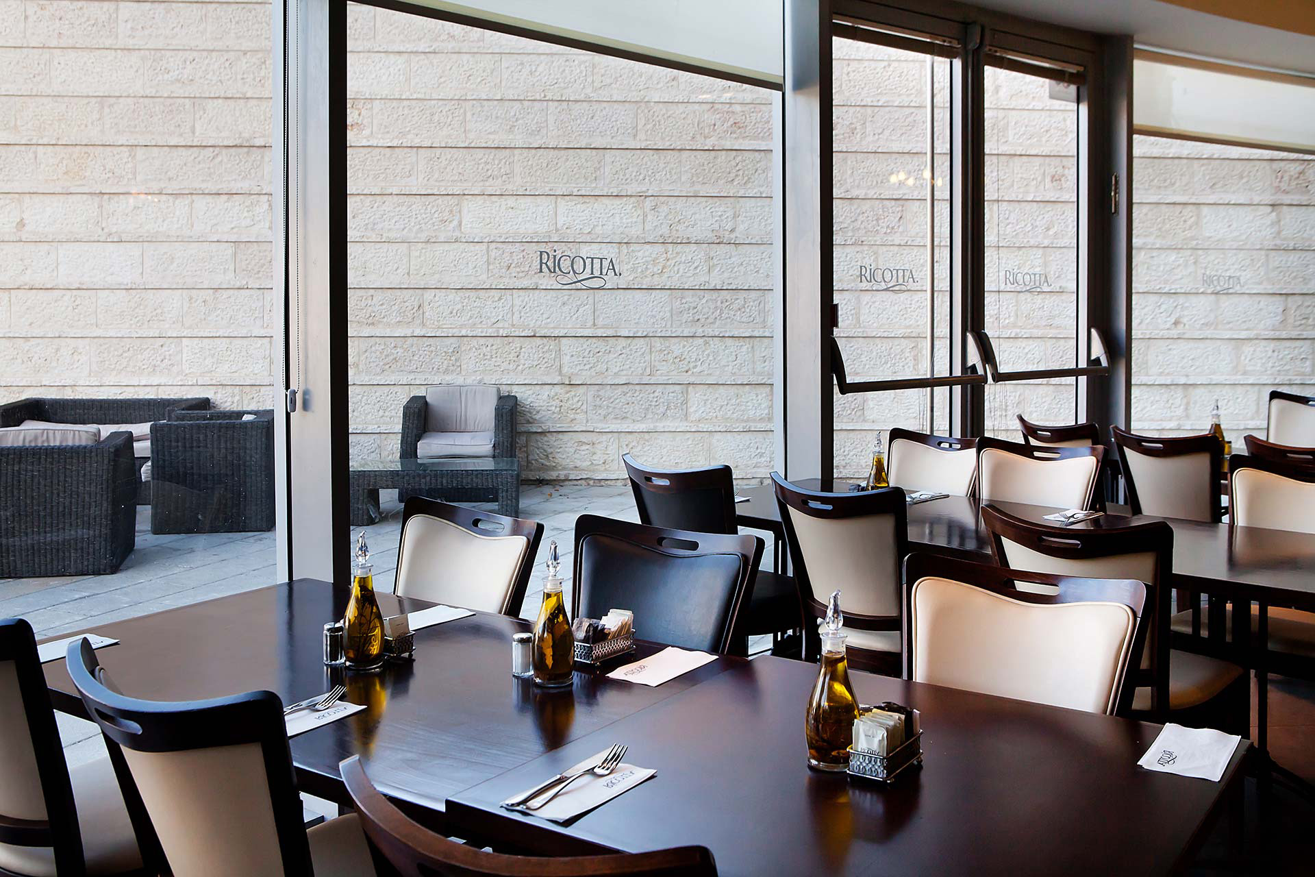 ריקוטה - מסעדה.jpg