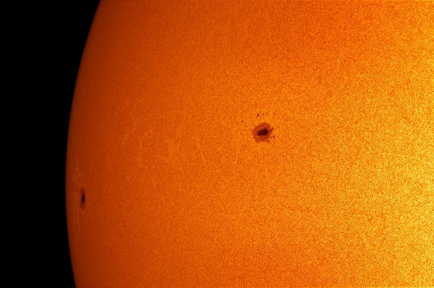 רשימה קצרה - 'כתמי שמש אר 2741 ואר 2740' מאת רוסלן אילניצקי.jpg