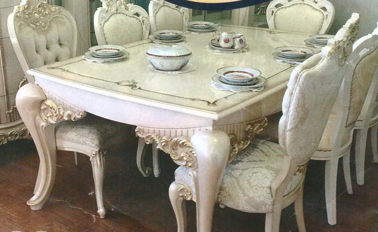 שולחן וכסאות.jpeg