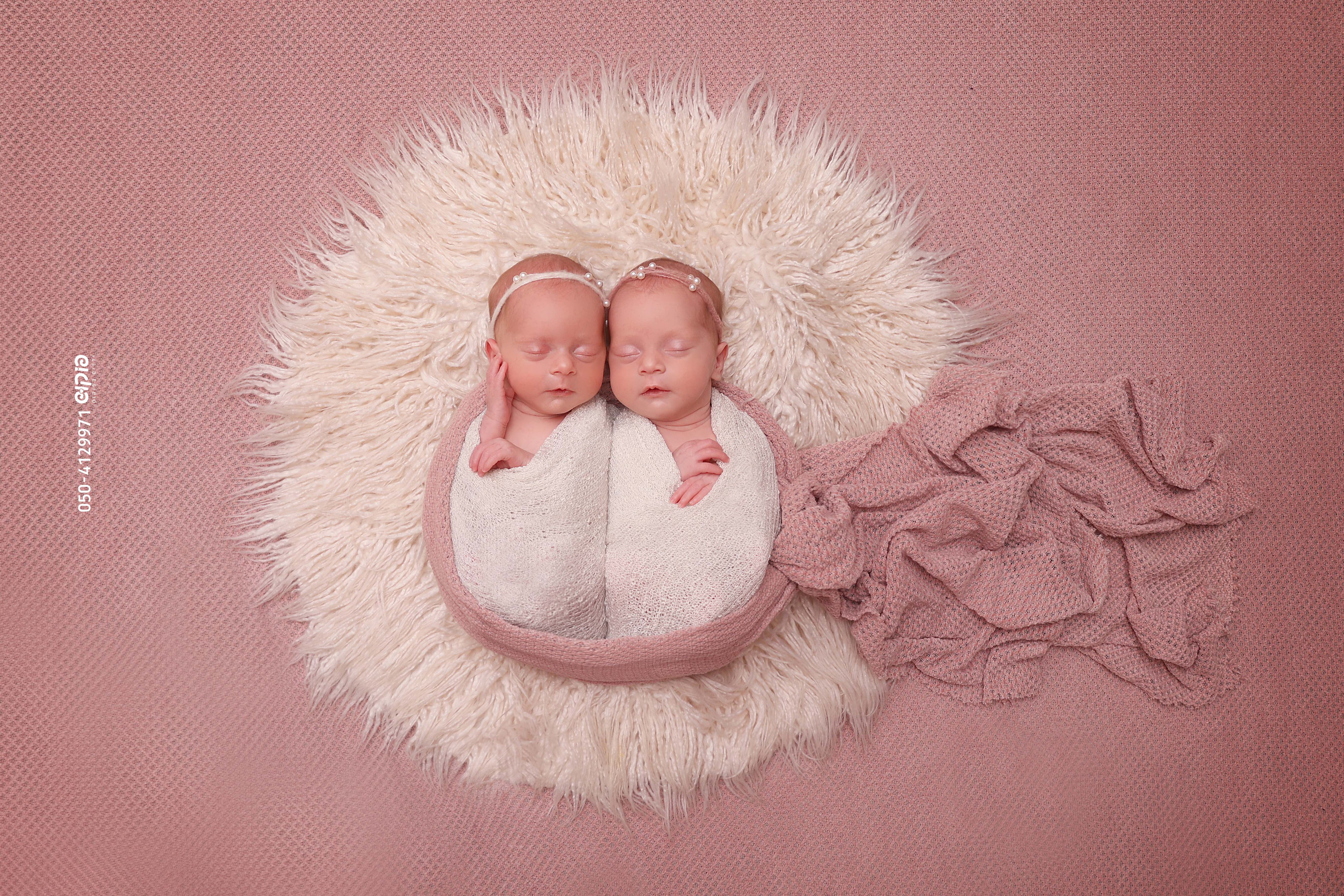 שושי 0504129971 ניו בורן חלאקה גיל שנה סטודיו חוץ צילום מקצועי פוקוש ילדים בפוקוס (8).jpg