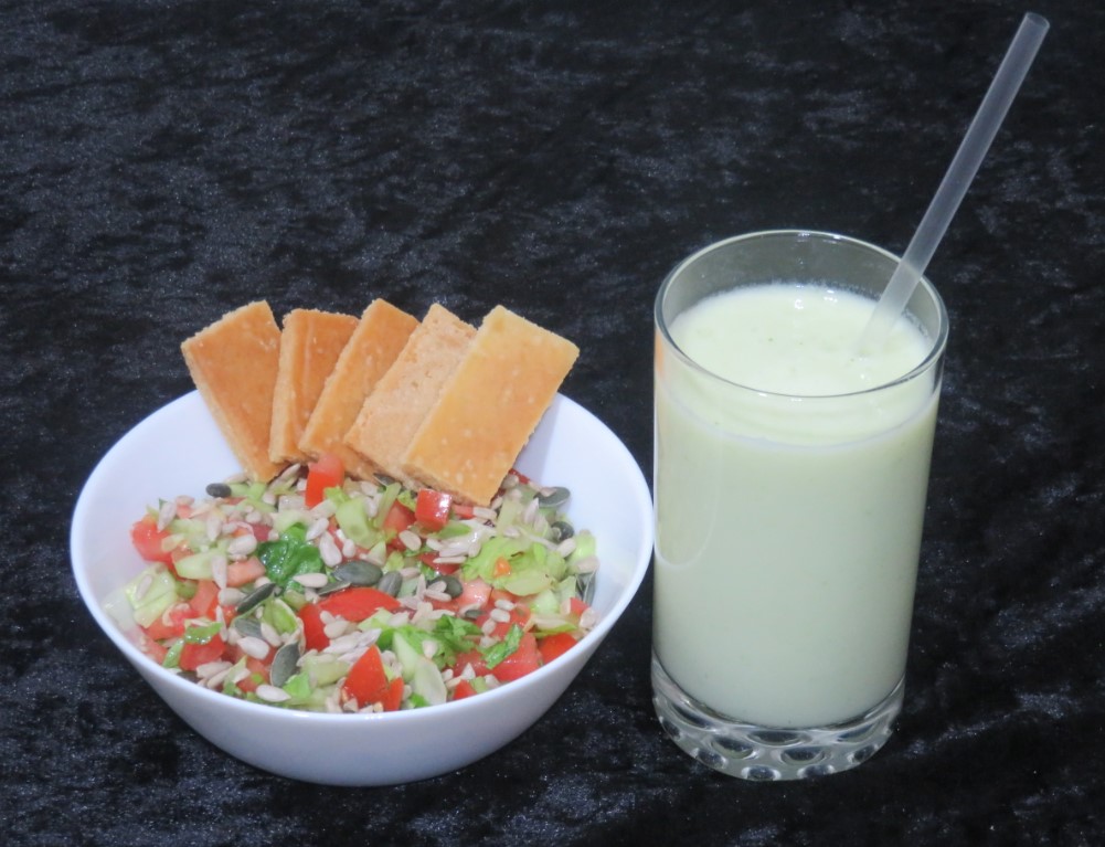 שייק וסלט.jpg