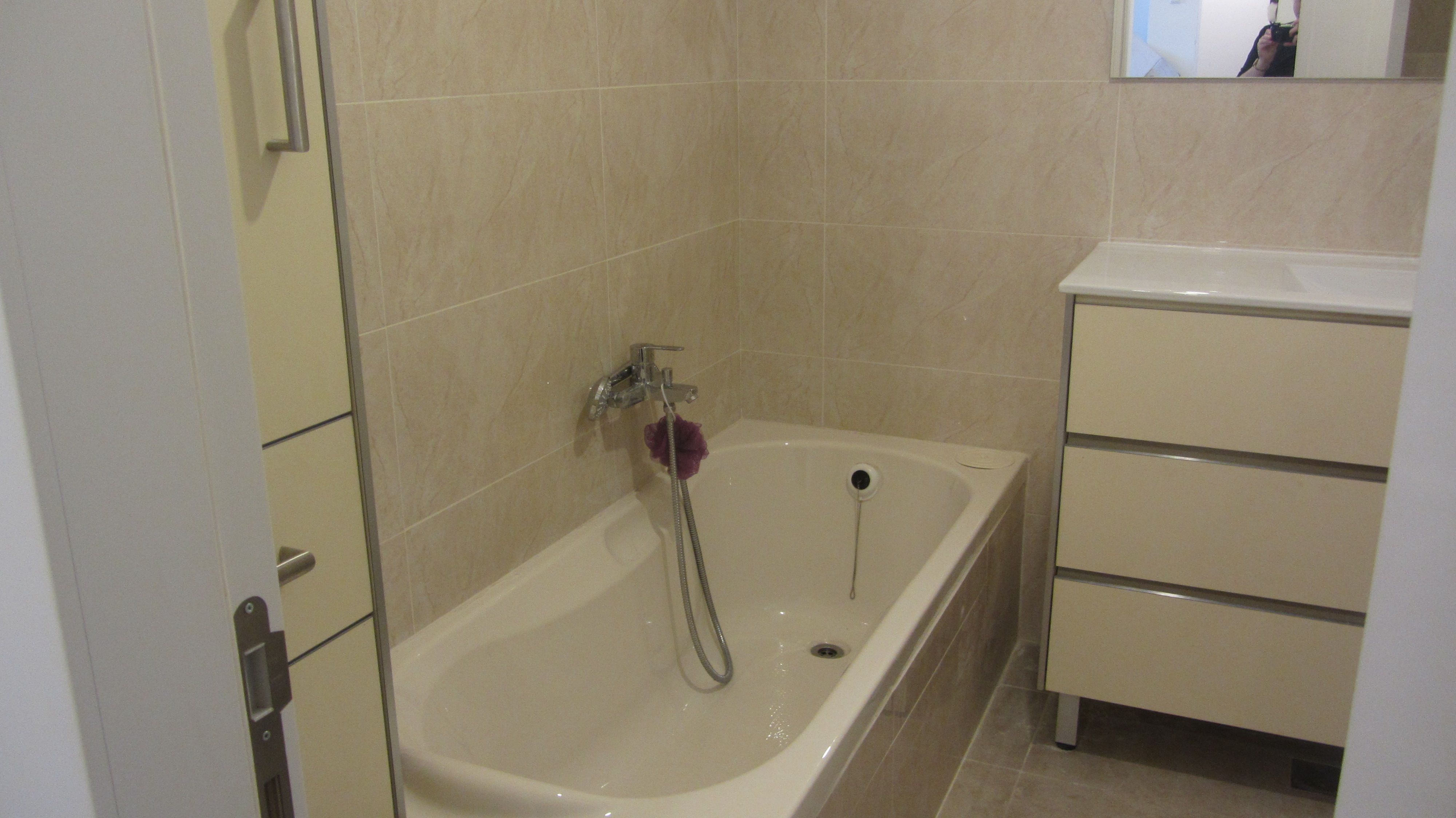 שירותים ואמבטיה.JPG