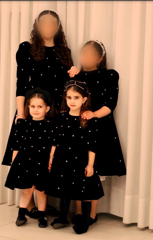 שמלות שחור עם יהלומים.jpg