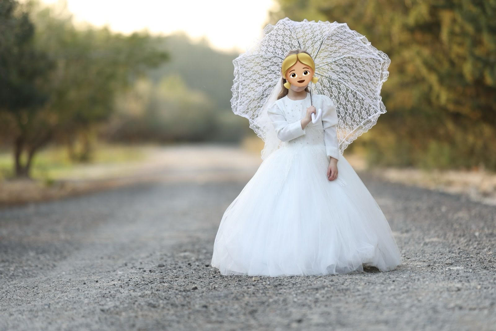 שמלת כלה למכירה.jpg